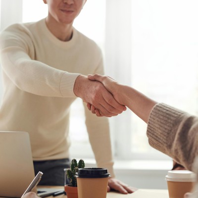 Kundengespräch .jpg Private Banking oder unabhängige Vermögensverwaltung – was passt besser zu mir?